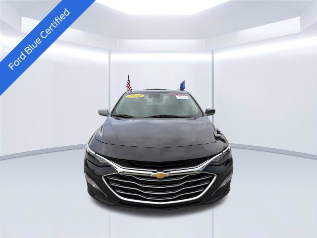 Used 2023 Chevrolet Malibu LT FWD image 2