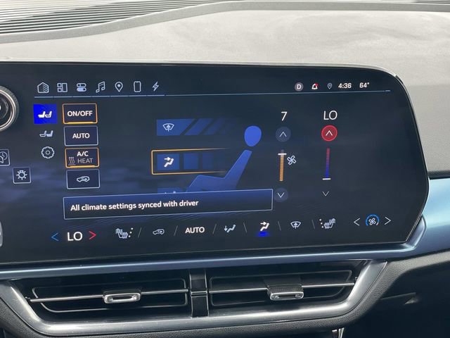 Used 2025 Chevrolet Equinox EV LT w/ Convenience Package image 16