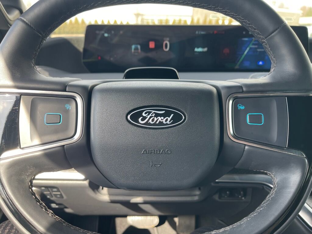 Certified 2025 Ford Expedition Max Platinum w/ Stealth Performance Package image 24