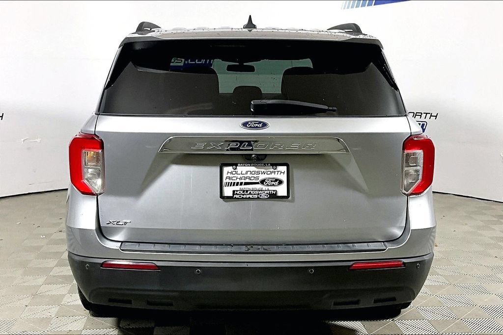 Certified 2021 Ford Explorer XLT RWD image 4