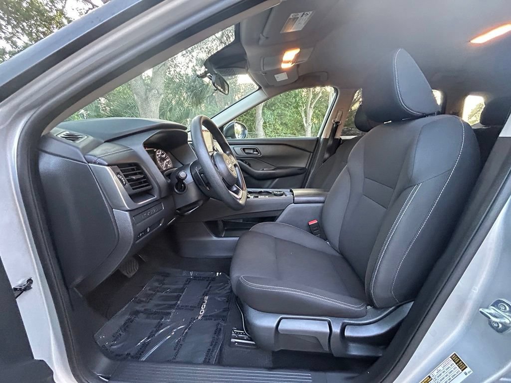 Used 2024 Nissan Rogue S AWD/4WD image 11