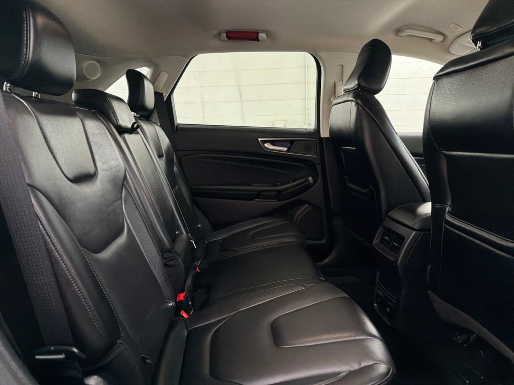 Certified 2020 Ford Edge Titanium image 30