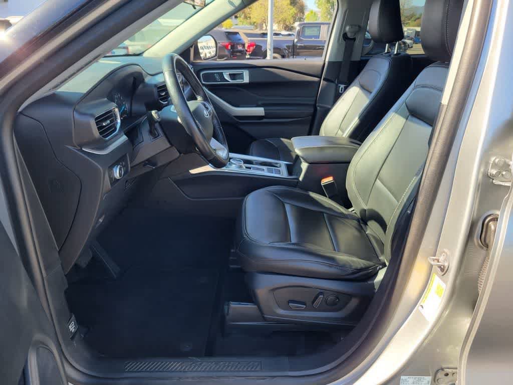 Certified 2023 Ford Explorer XLT w/ Equipment Group 202A RWD image 11