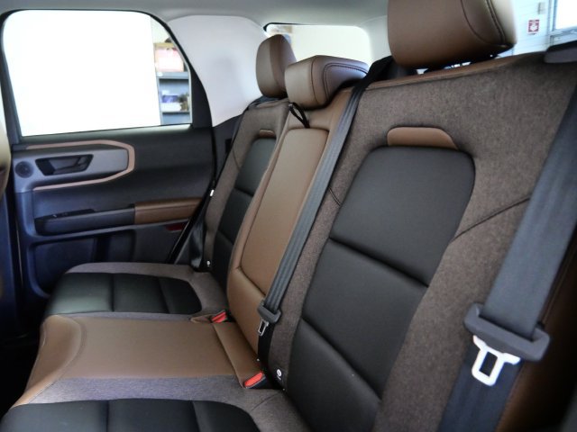 Certified 2025 Ford Bronco Sport Outer Banks w/ Outer Banks Tech Package+ AWD/4WD image 16