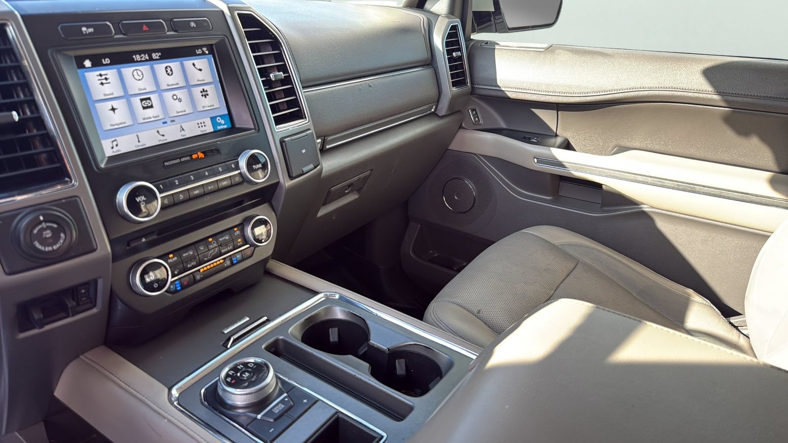 Certified 2018 Ford Expedition XLT w/ Equipment Group 202A RWD image 19