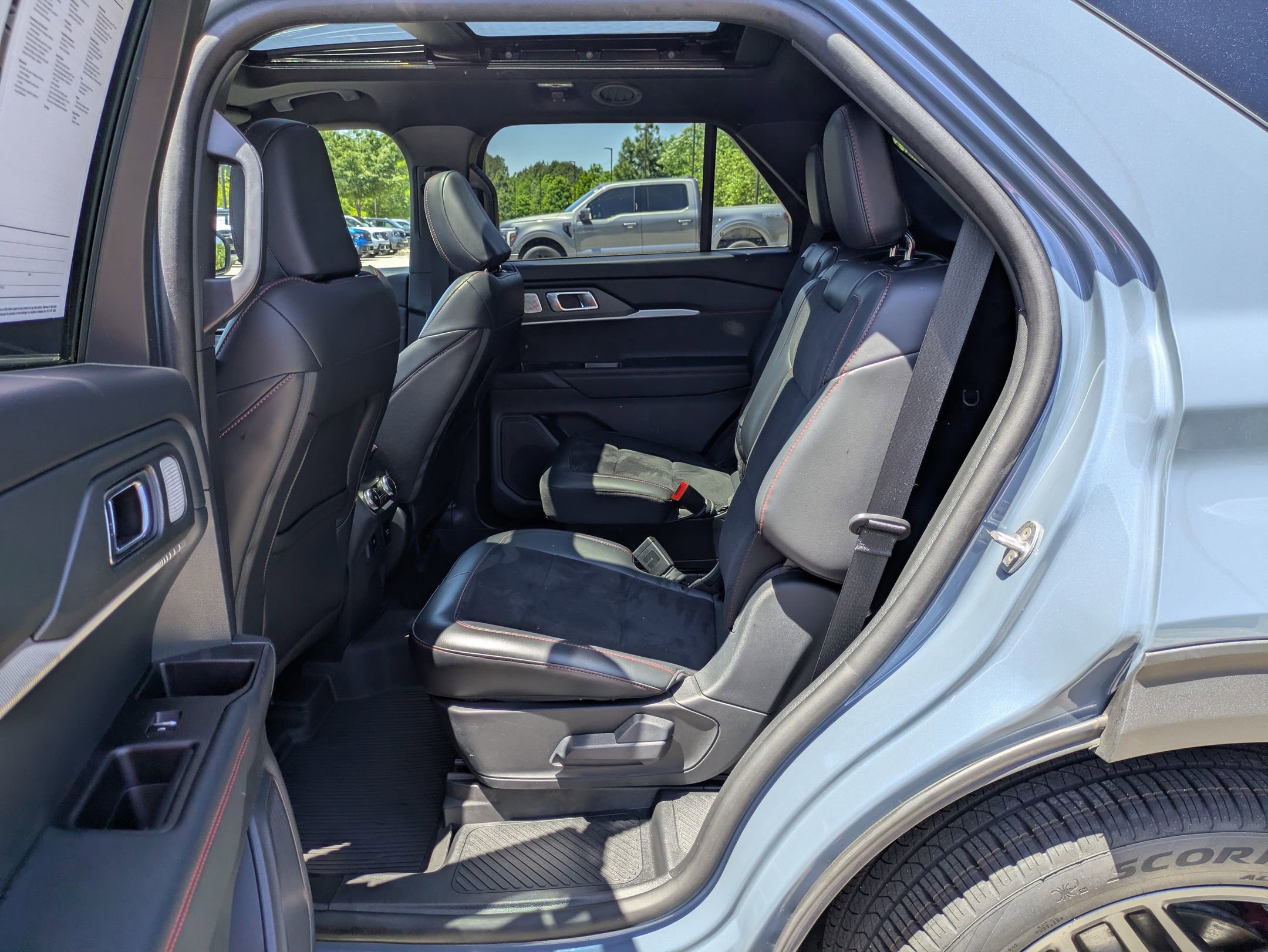Certified 2025 Ford Explorer ST w/ Sun And Sound Package AWD/4WD image 29