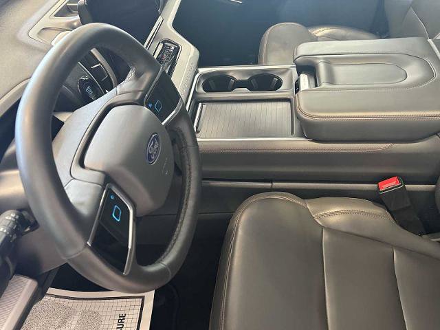 Certified 2025 Ford Expedition Active AWD/4WD image 19