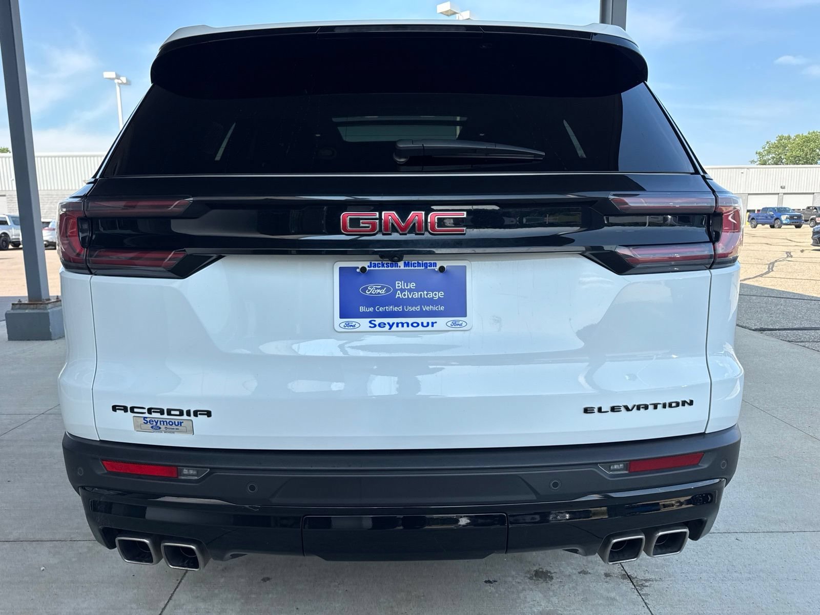 Used 2024 GMC Acadia Elevation w/ Black Edition FWD image 6
