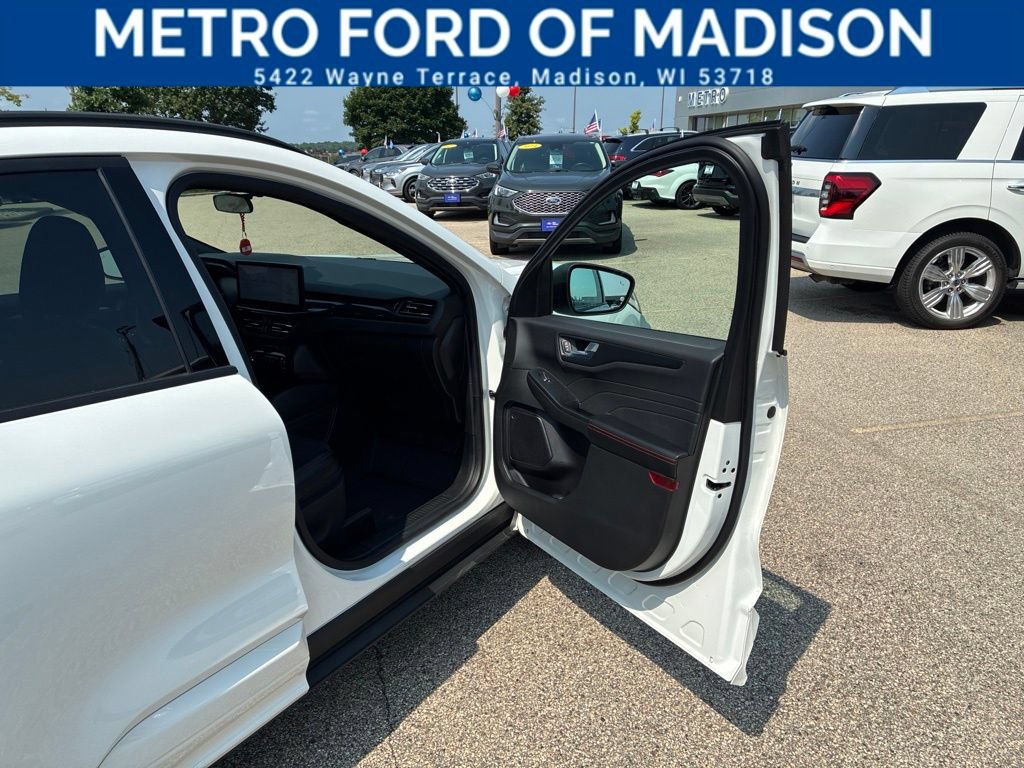Certified 2024 Ford Escape ST-Line w/ Tech Pack #1 AWD/4WD image 45