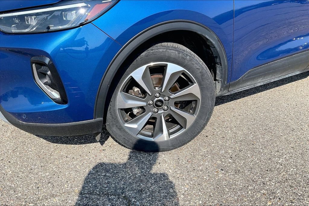 Certified 2023 Ford Escape Platinum AWD/4WD image 4