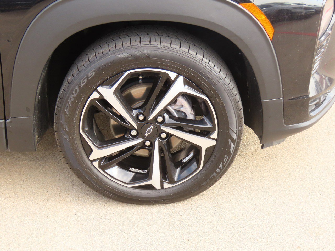 Used 2022 Chevrolet TrailBlazer RS w/ Sun and Liftgate Package image 11