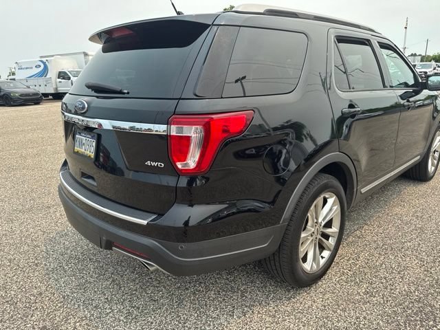 Certified 2018 Ford Explorer XLT w/ Equipment Group 202A AWD/4WD image 14