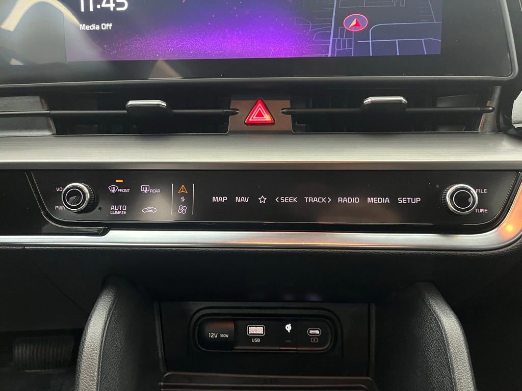 Used 2025 Kia Sportage EX image 11