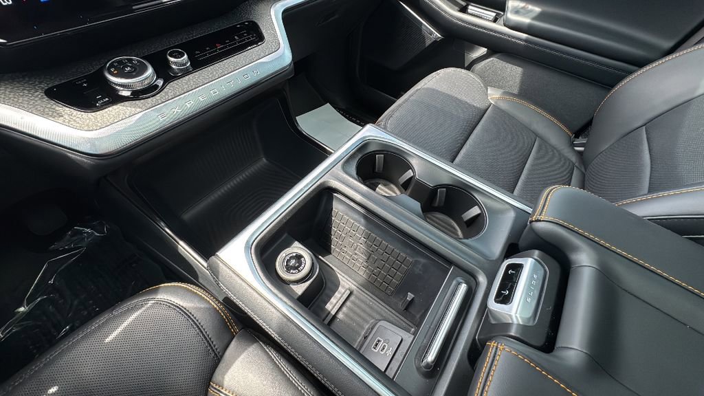 Certified 2025 Ford Expedition Tremor image 46