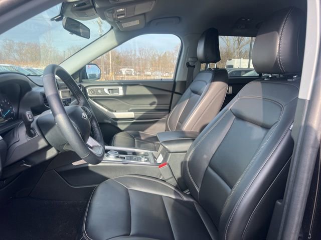 Certified 2024 Ford Explorer XLT w/ Equipment Group 202A image 15