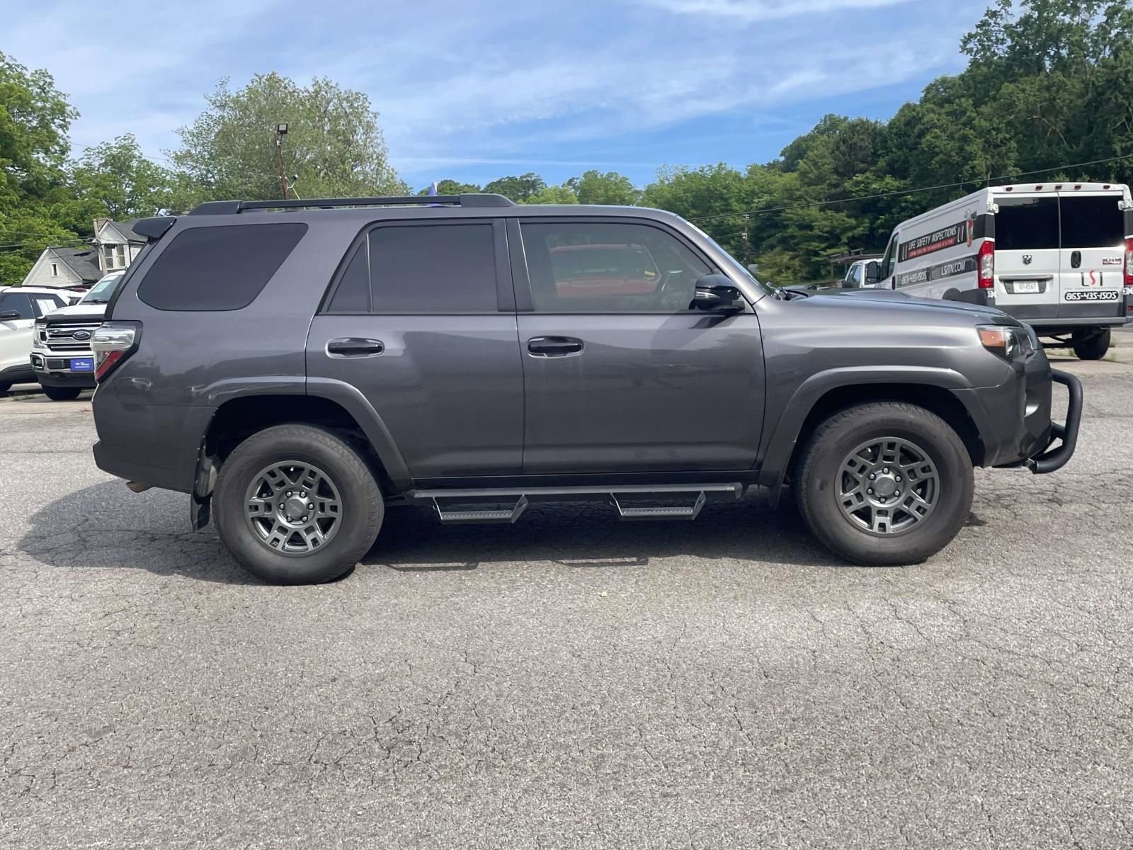 Used 2020 Toyota 4Runner Venture AWD/4WD image 2