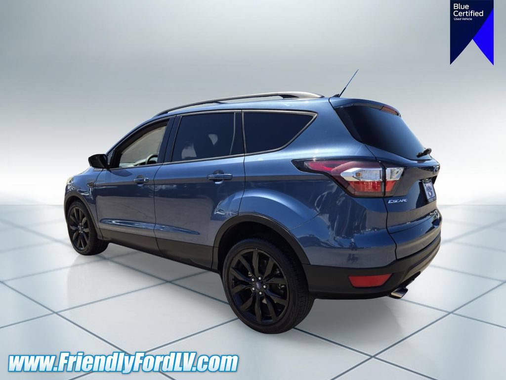 Certified 2018 Ford Escape SE w/ SE Sport Appearance Package FWD image 3