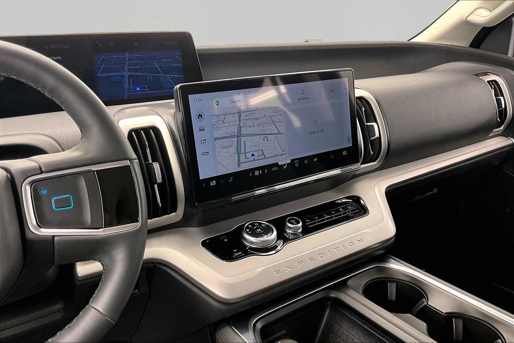 Certified 2025 Ford Expedition Active AWD/4WD image 6