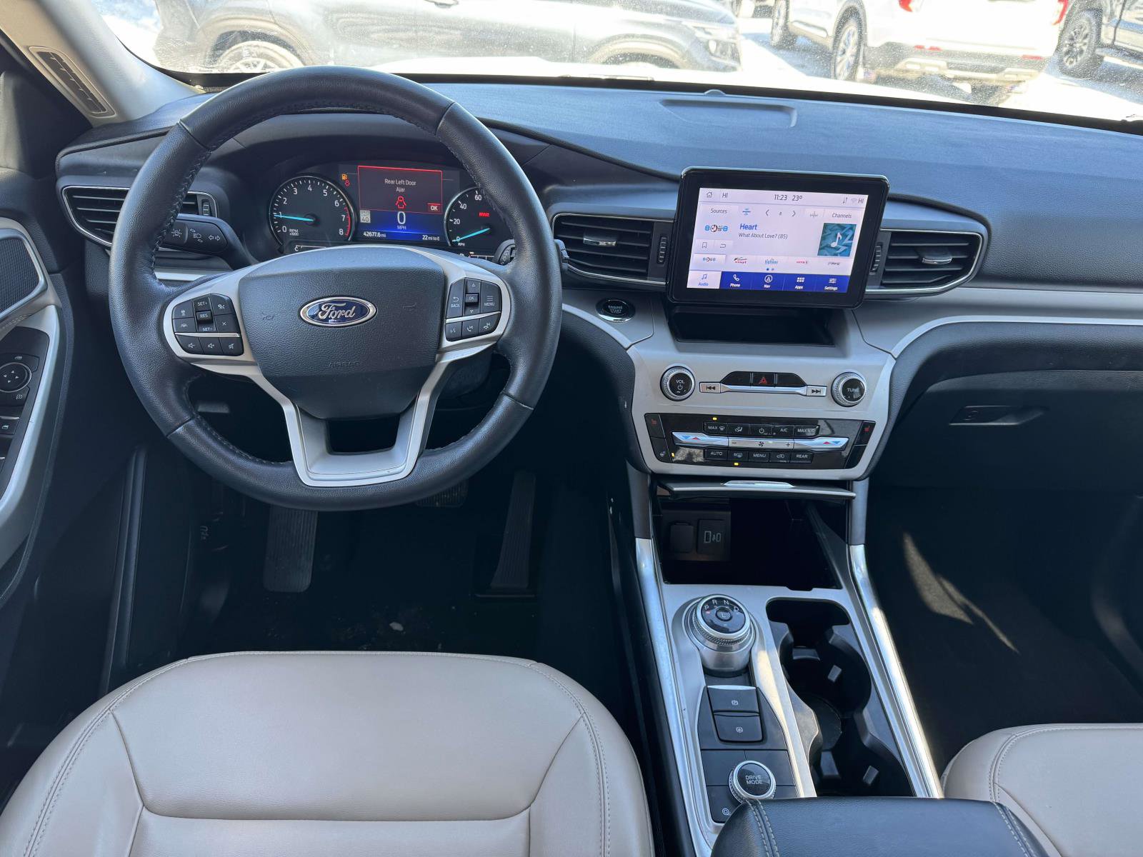 Certified 2022 Ford Explorer XLT w/ Equipment Group 202A image 10