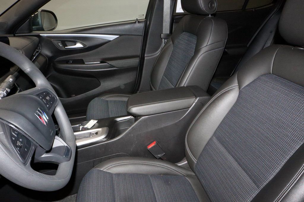 Used 2025 Buick Envista Preferred w/ Convenience II Package image 22