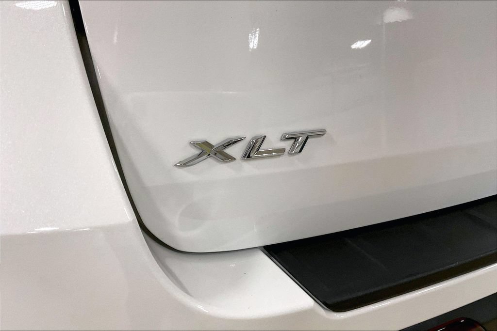 Certified 2024 Ford Explorer XLT w/ Equipment Group 202A AWD/4WD image 8