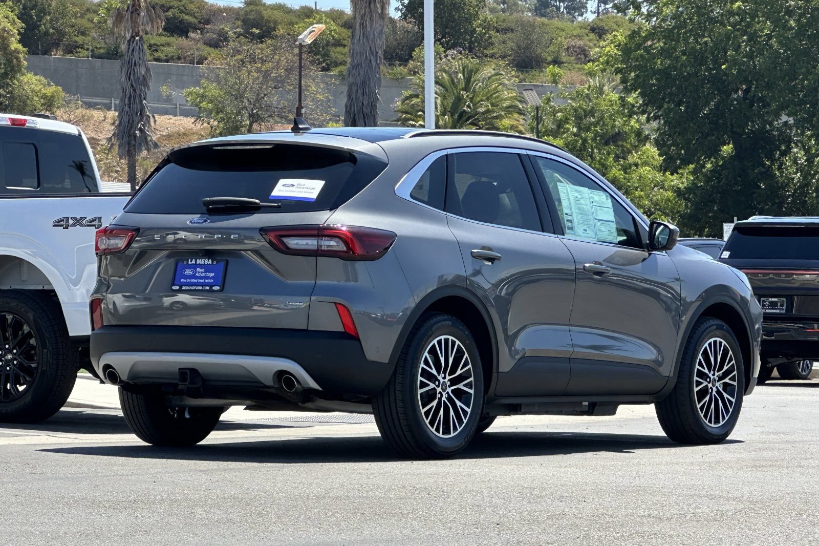 Certified 2023 Ford Escape SE w/ PHEV Premium Package FWD image 3