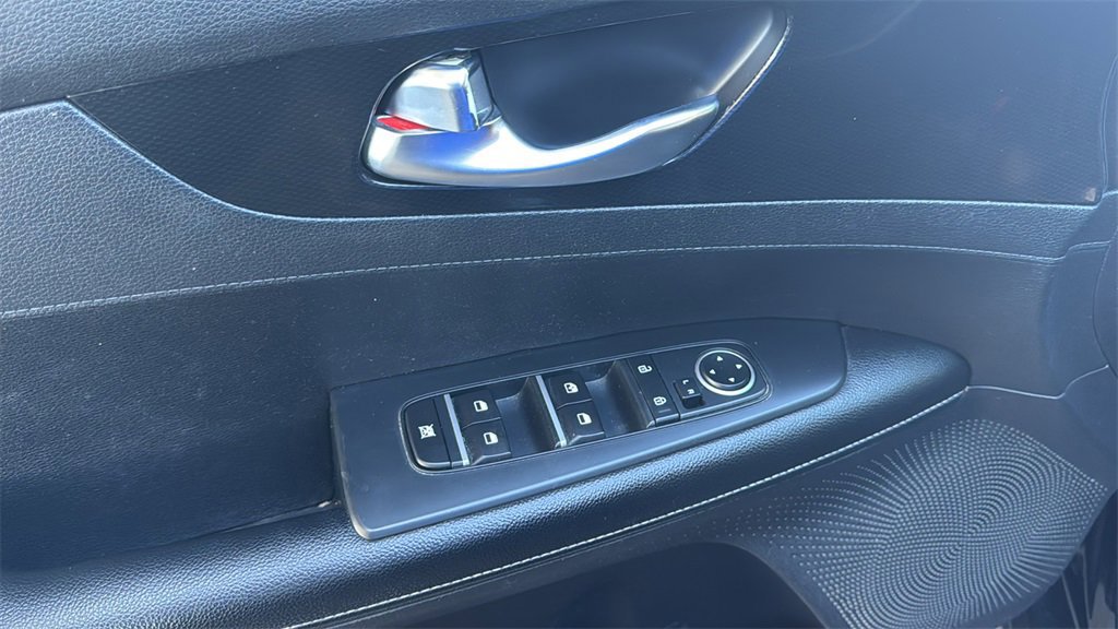 Used 2021 Kia Forte GT-Line image 19