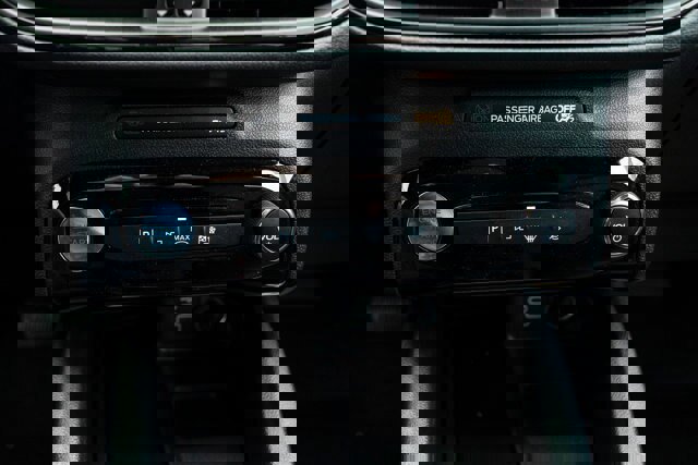 Certified 2025 Ford Escape ST-Line Elite w/ Premium Technology Package image 19