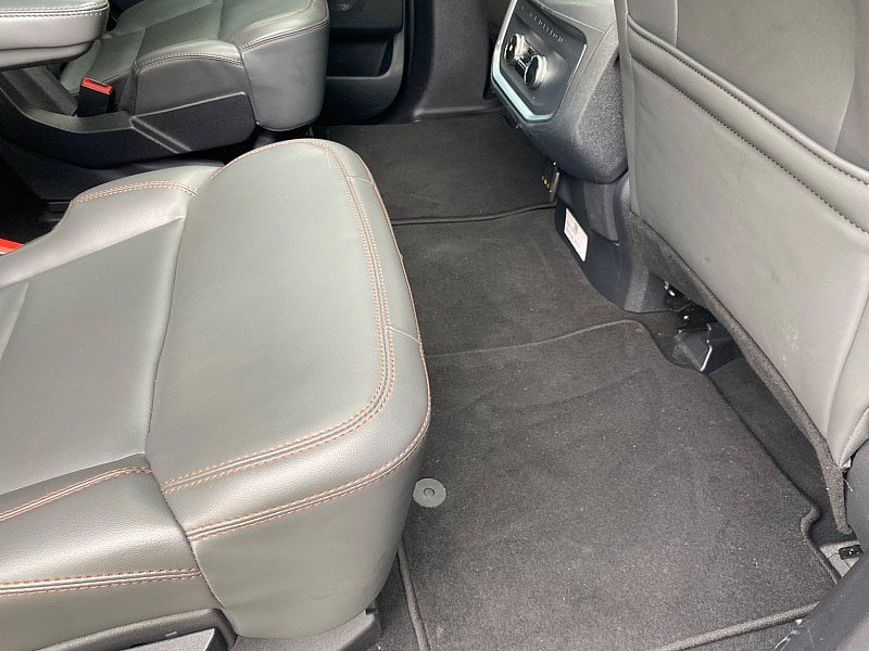 Certified 2025 Ford Expedition Active AWD/4WD image 36