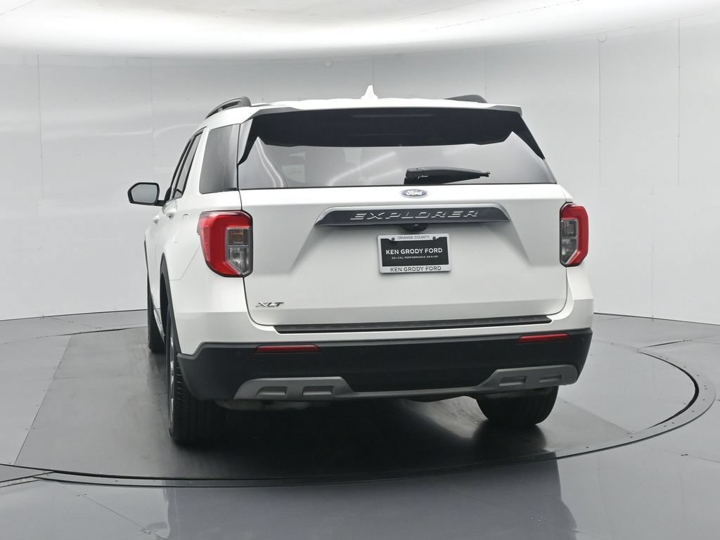 Certified 2021 Ford Explorer XLT w/ Equipment Group 202A RWD image 27
