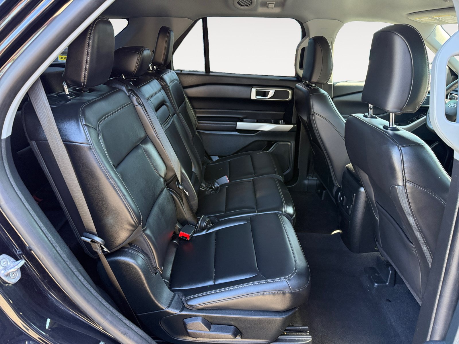 Certified 2023 Ford Explorer XLT w/ Equipment Group 202A AWD/4WD image 19
