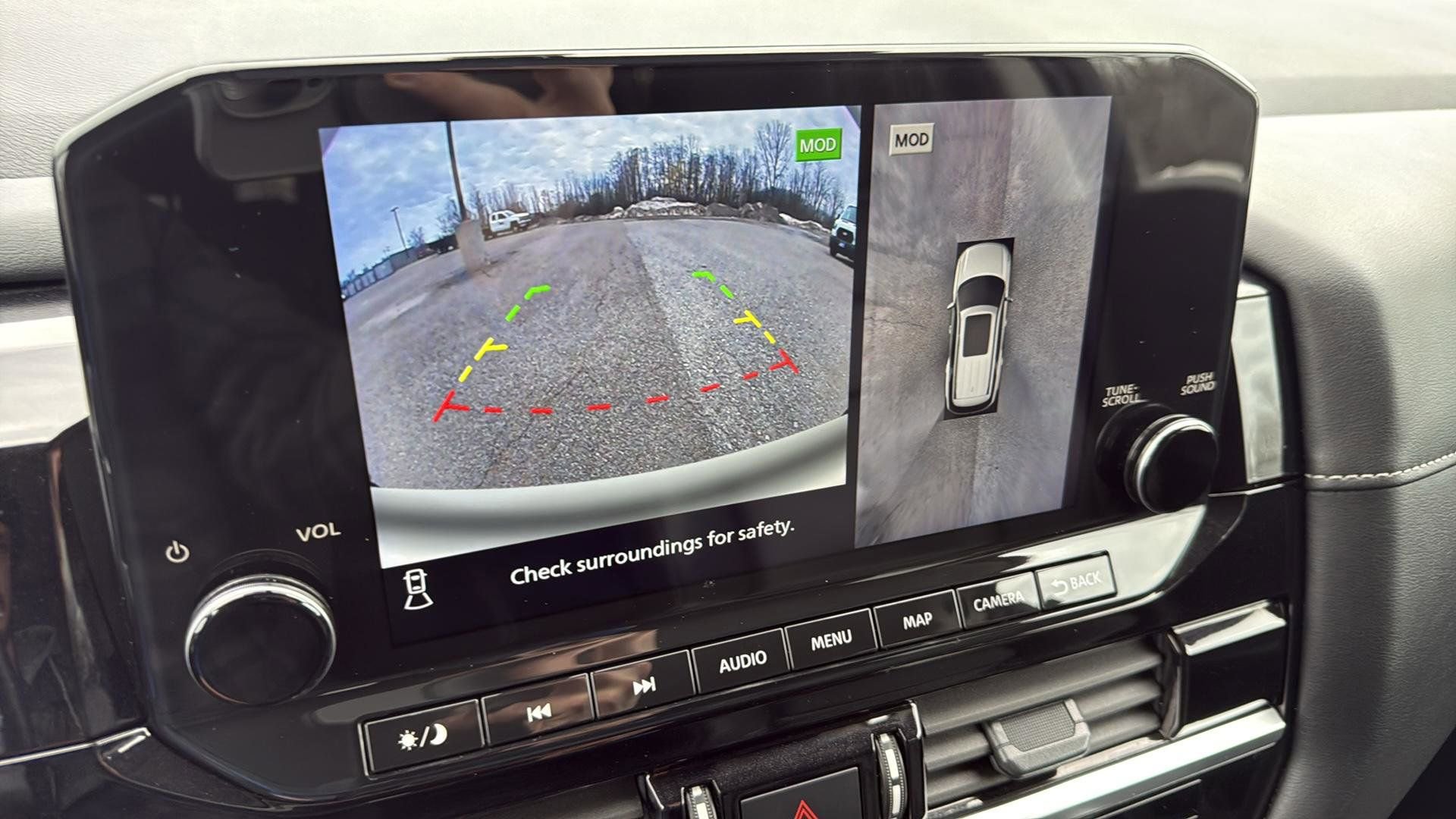 Used 2024 Nissan Pathfinder SL AWD/4WD image 28