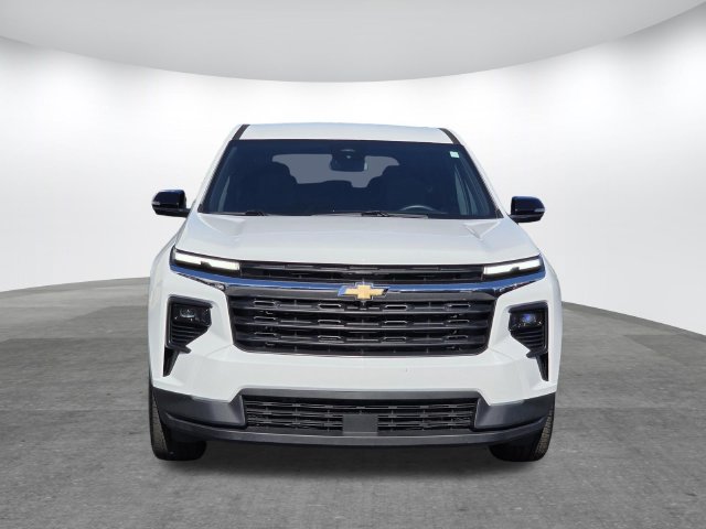 Used 2024 Chevrolet Traverse LS FWD image 2