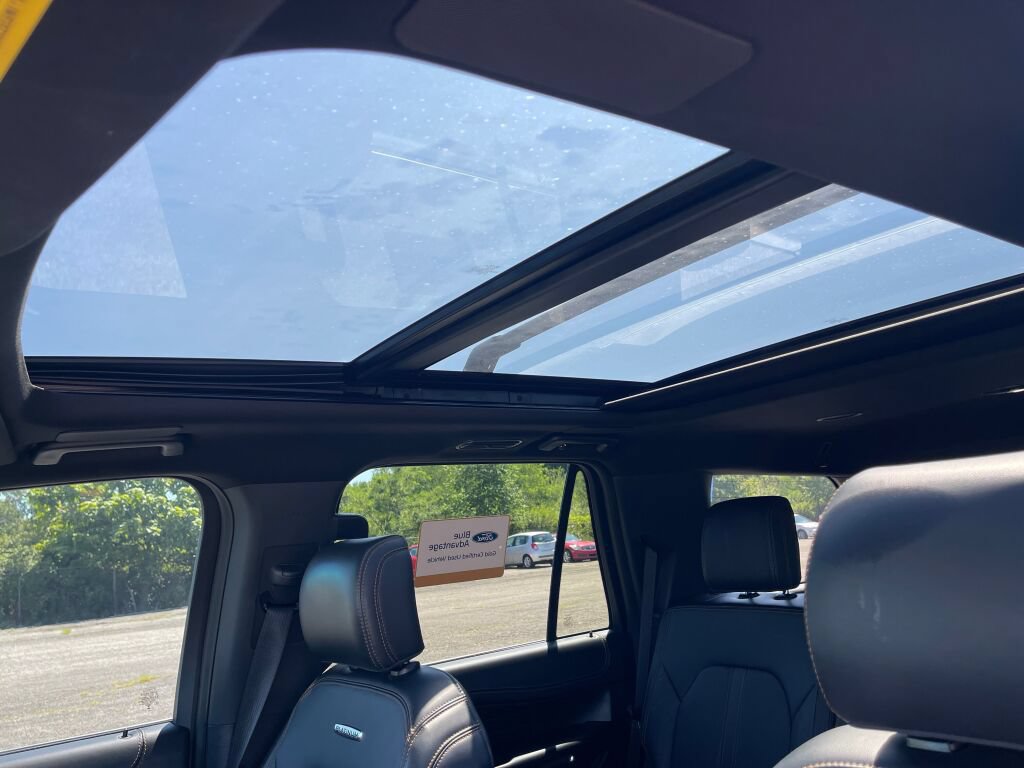 Certified 2023 Ford Expedition Platinum AWD/4WD image 9