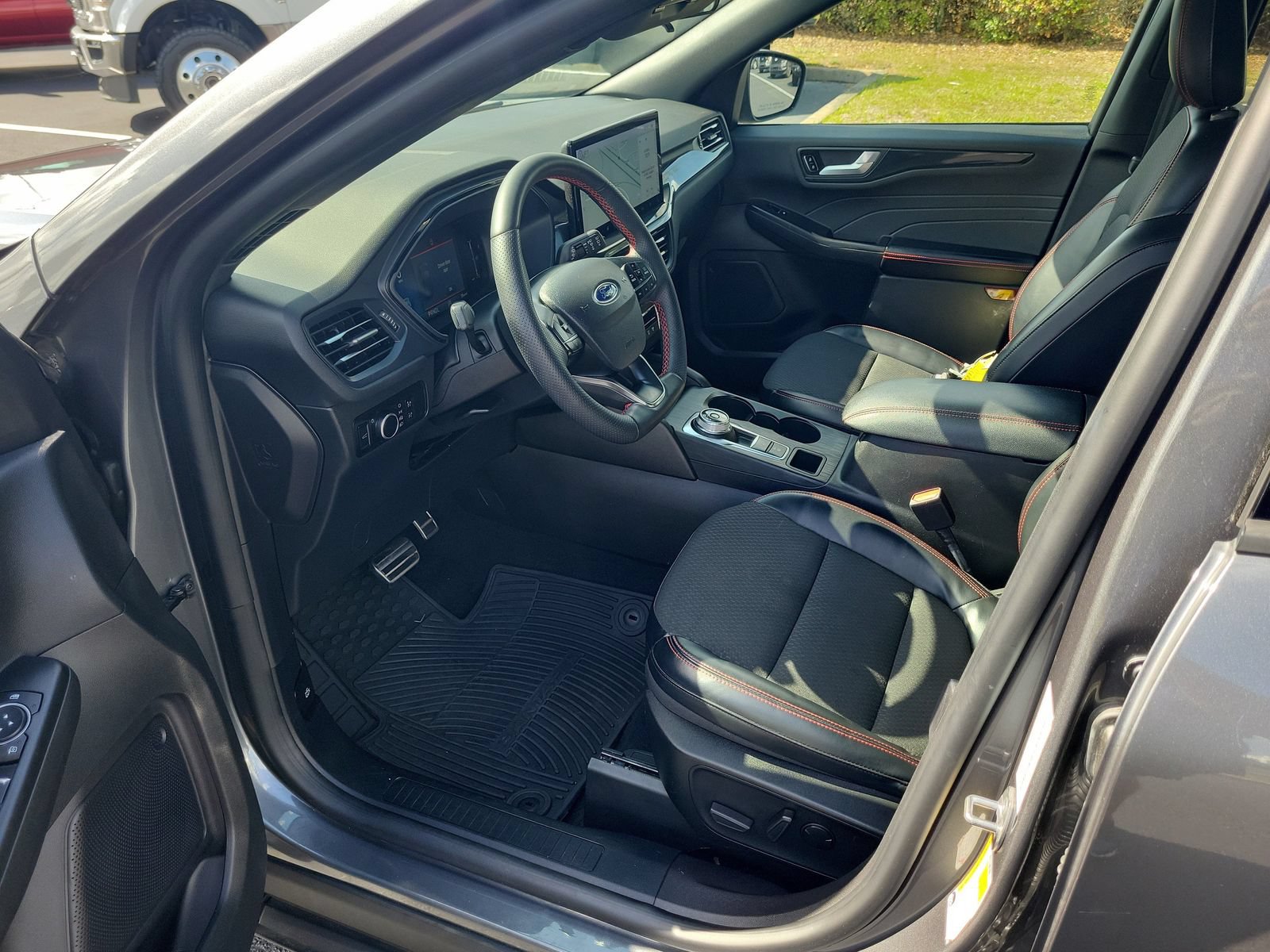 Certified 2023 Ford Escape ST-Line w/ Tech Pack #1 FWD image 16