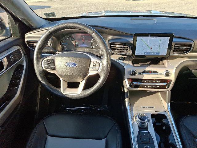 Certified 2022 Ford Explorer XLT w/ Equipment Group 202A AWD/4WD image 13