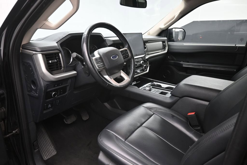 Certified 2024 Ford Expedition XLT RWD image 19