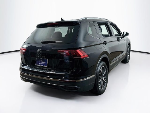 Used 2024 Volkswagen Tiguan Wolfsburg Edition AWD/4WD image 13