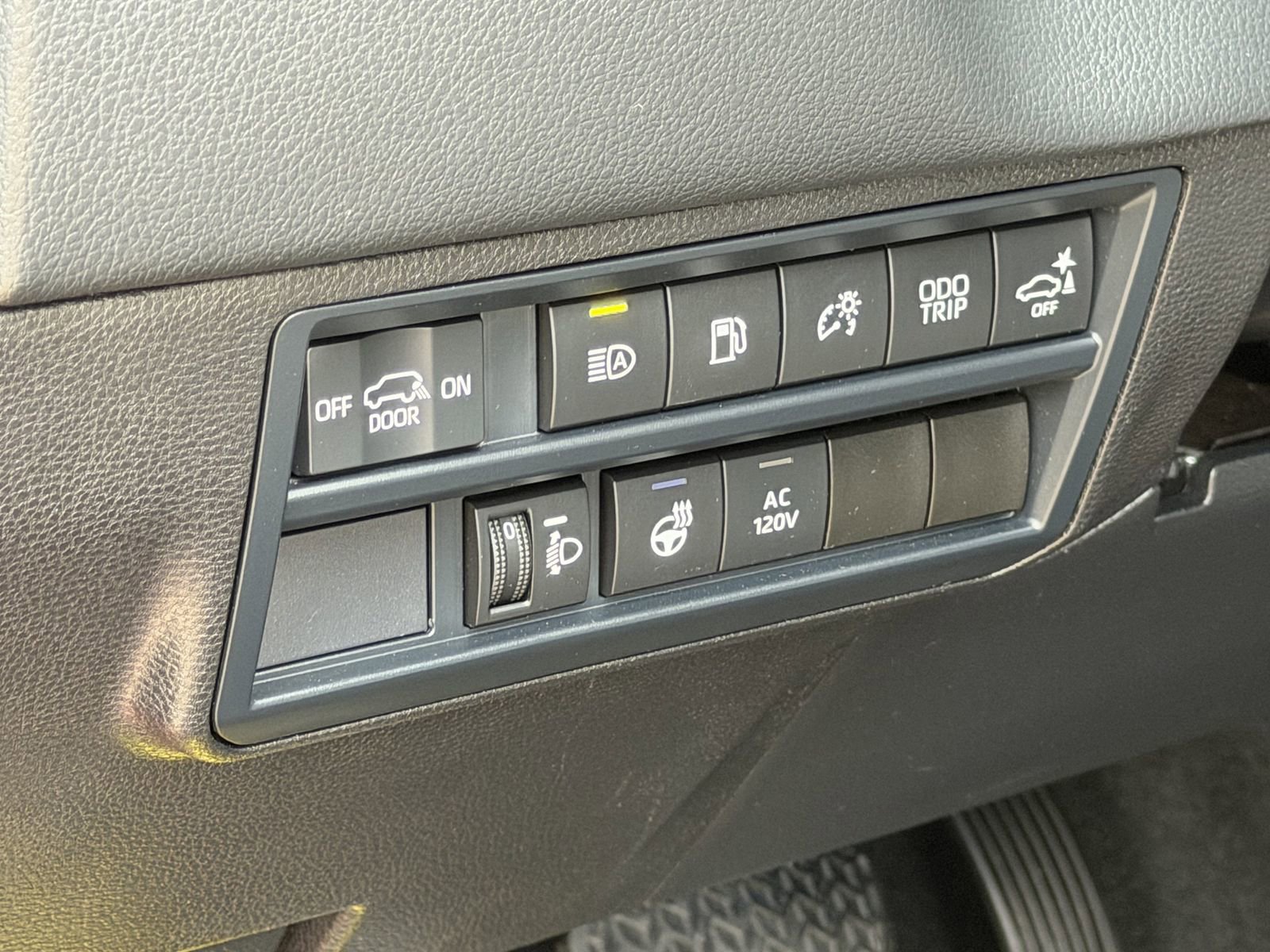 Used 2024 Toyota Sequoia SR5 image 31