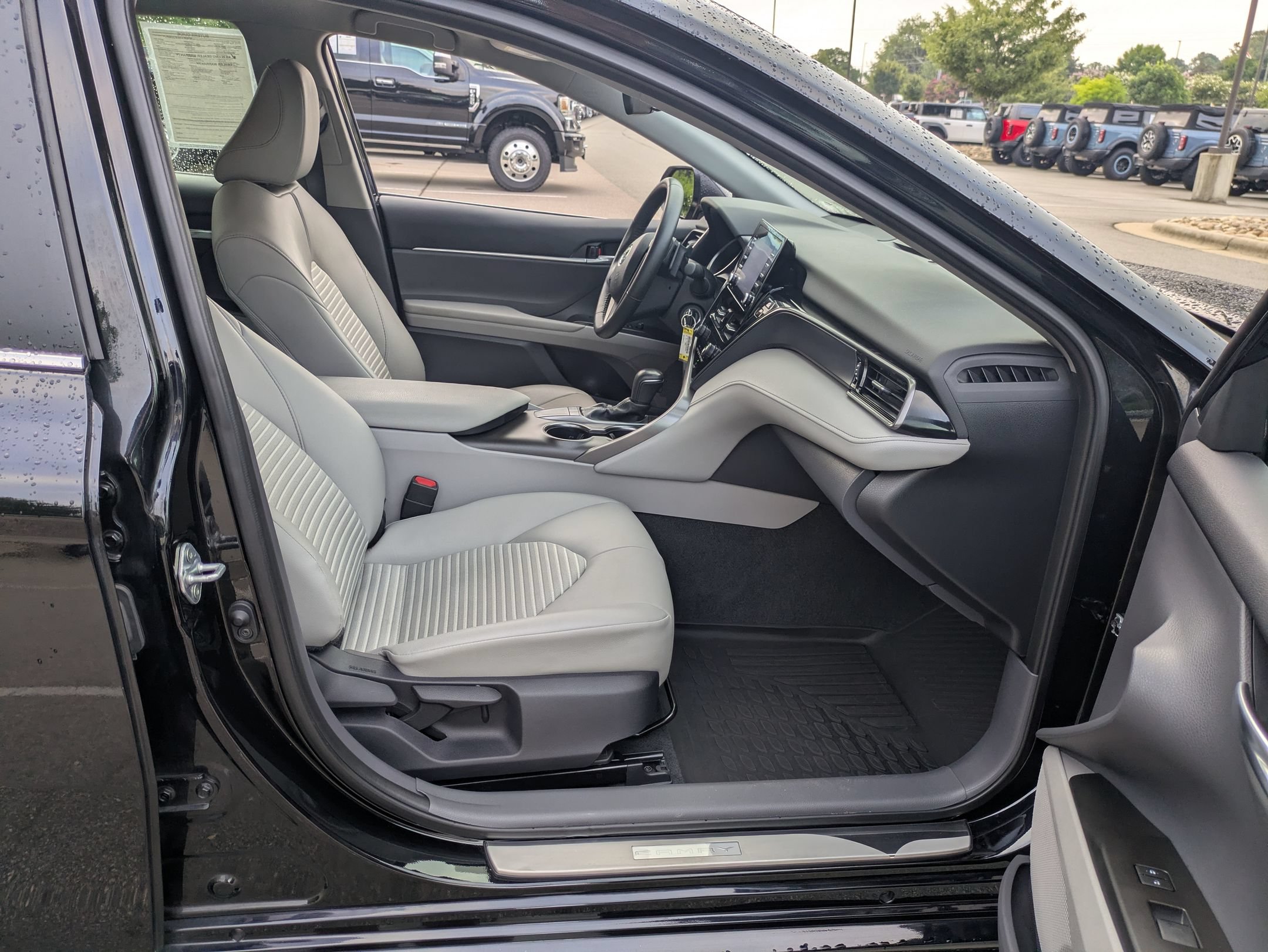 Used 2024 Toyota Camry SE FWD image 33