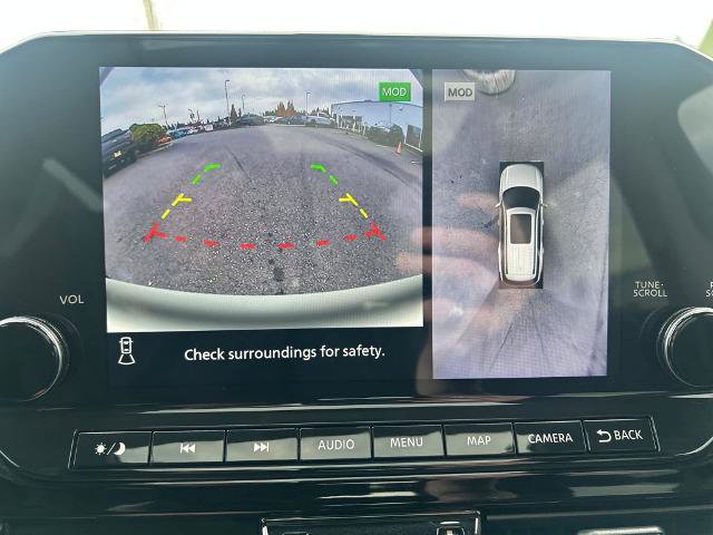 Used 2025 Nissan Pathfinder Platinum w/ Cargo Package image 30