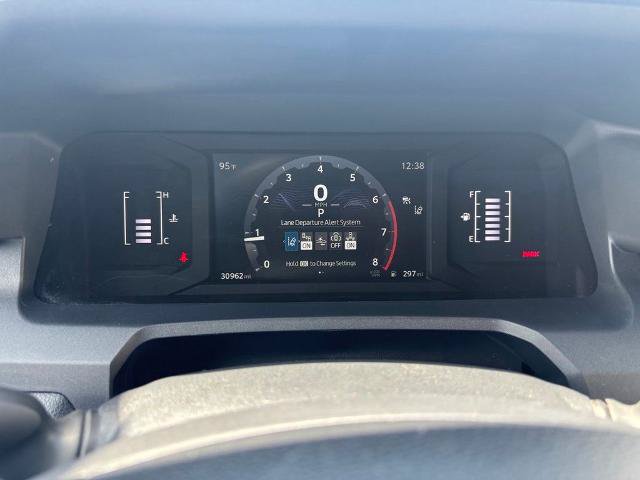 Used 2025 Toyota 4Runner SR5 AWD/4WD image 17