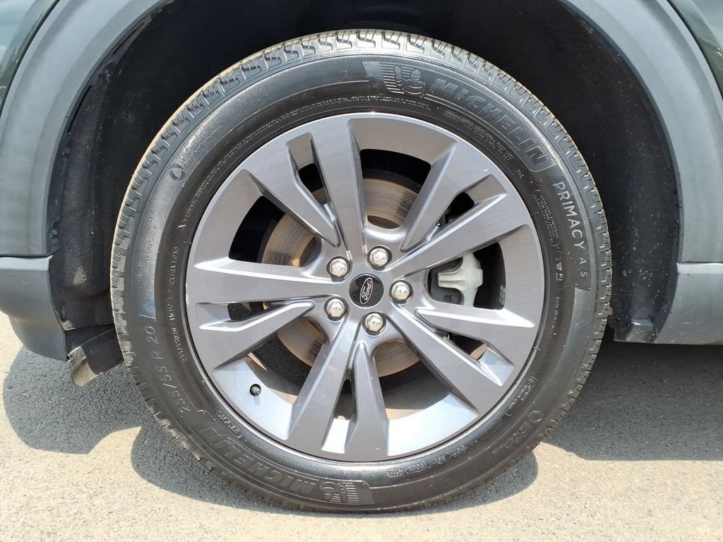 Certified 2022 Ford Explorer XLT w/ Equipment Group 202A AWD/4WD image 16
