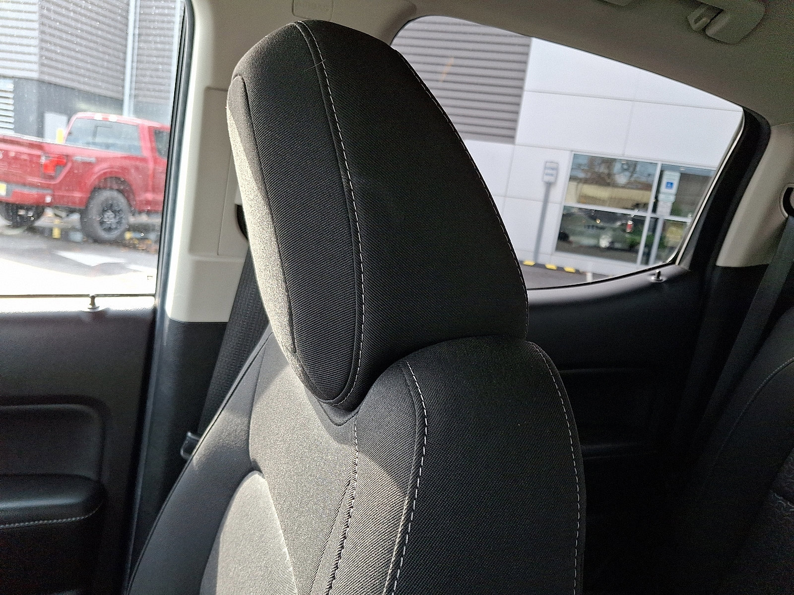 Used 2017 GMC Canyon SLE w/ Trailering Package image 17