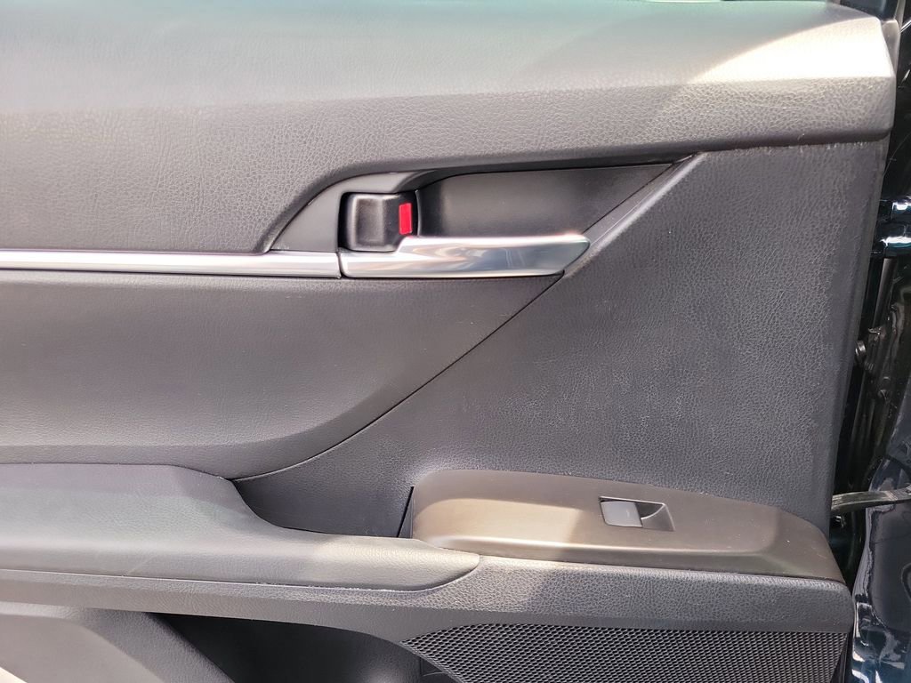 Used 2021 Toyota Camry SE FWD image 15