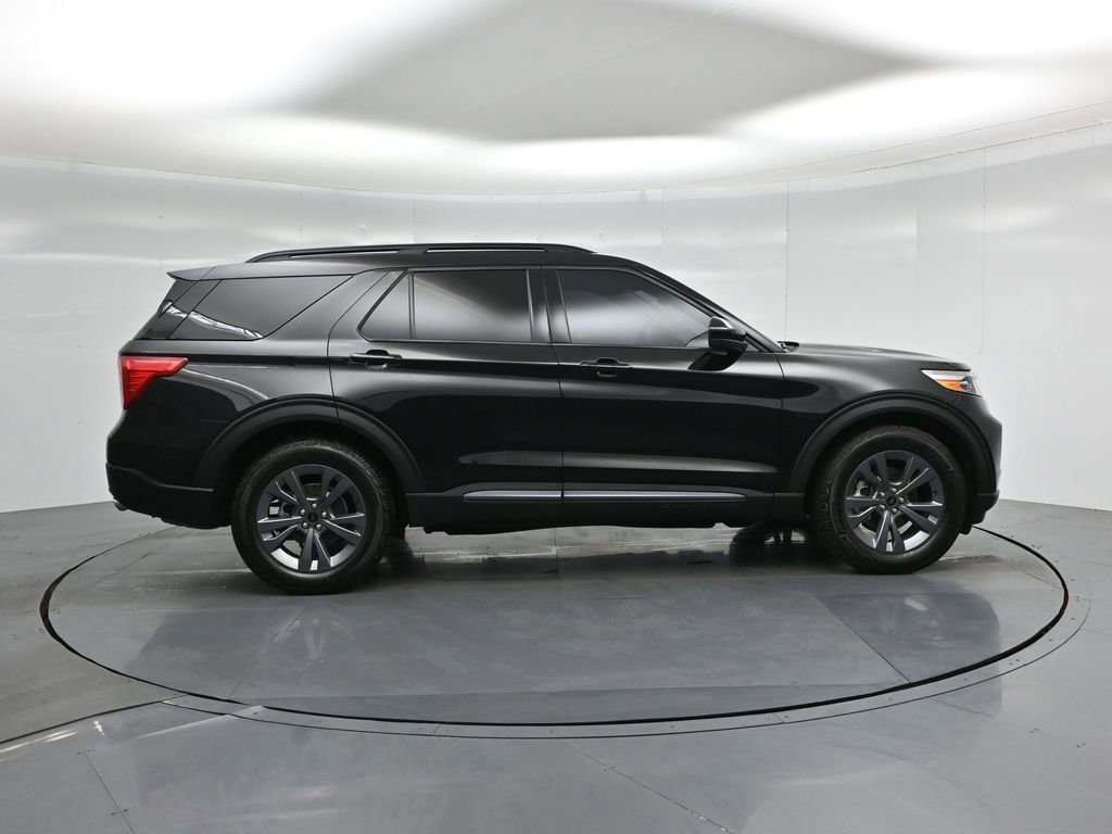 Certified 2023 Ford Explorer XLT w/ Equipment Group 202A image 31