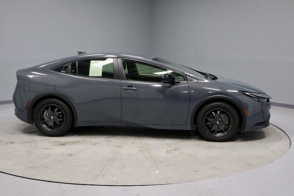 Used 2023 Toyota Prius LE image 11