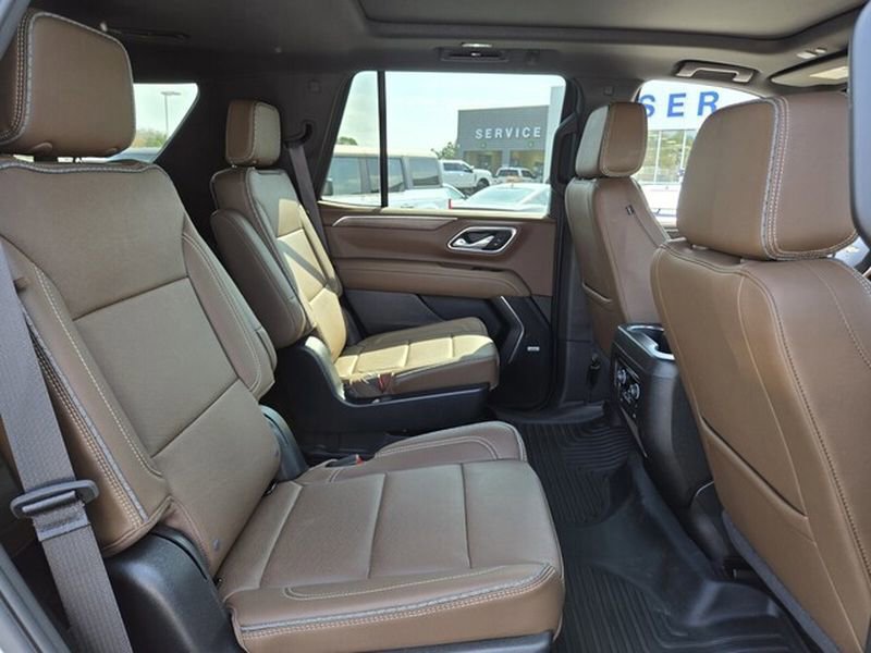 Used 2024 Chevrolet Tahoe High Country w/ Premium Package image 19