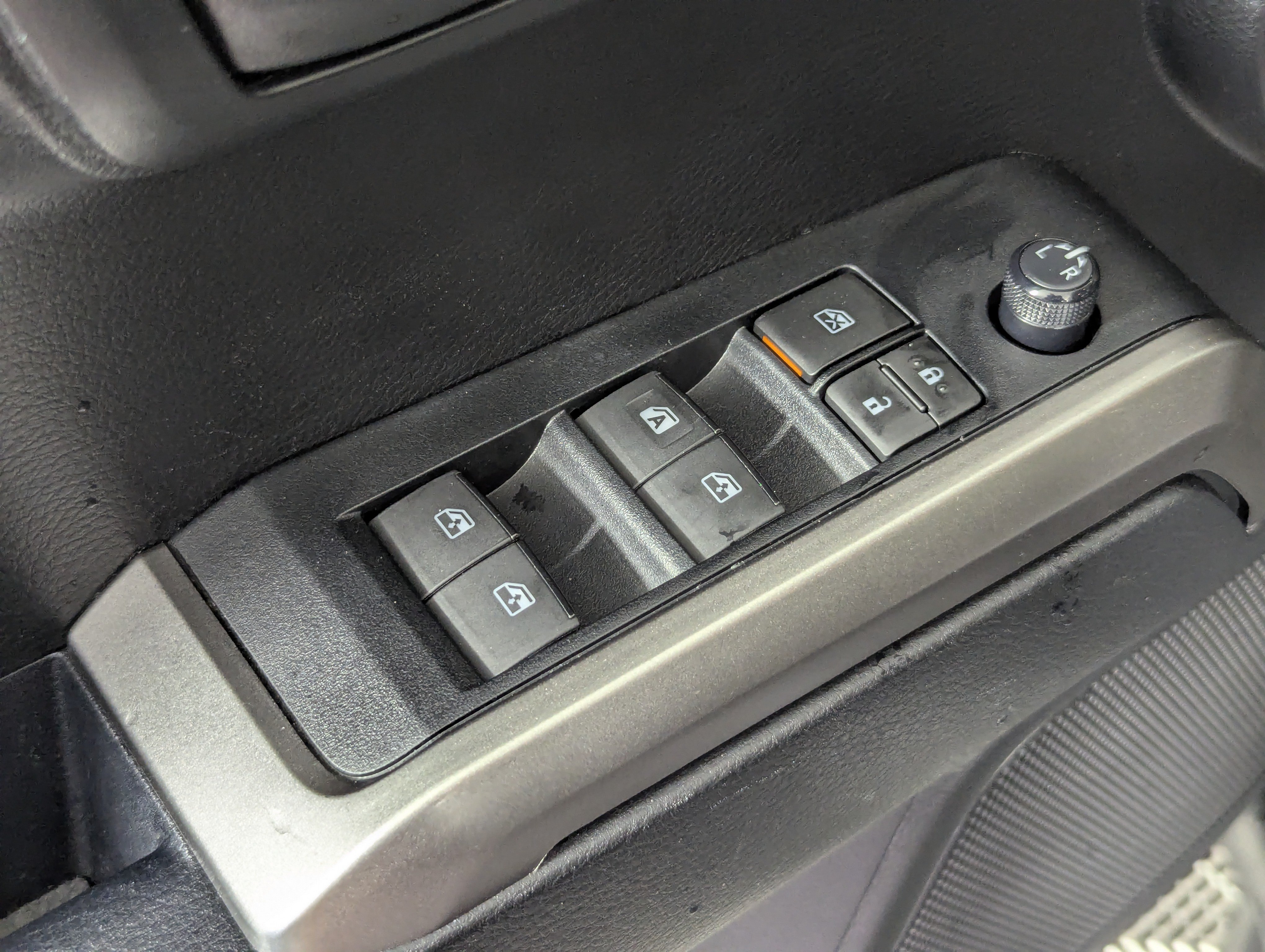 Used 2019 Toyota Tacoma SR5 RWD image 18