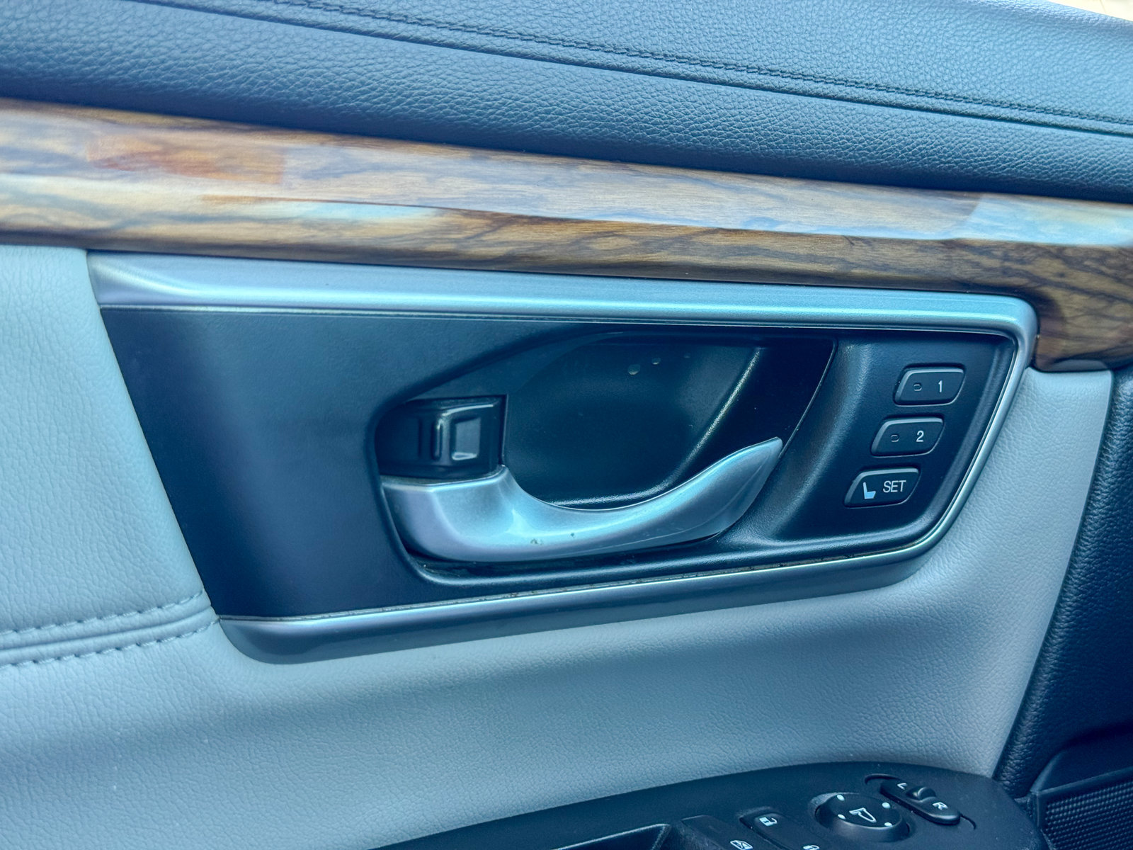 Used 2021 Honda CR-V EX-L image 25